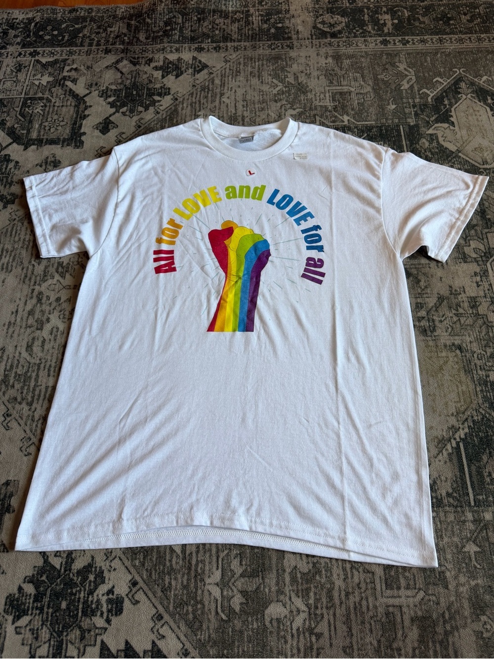 Gildan White Pride Rainbow Graphic Tee size large